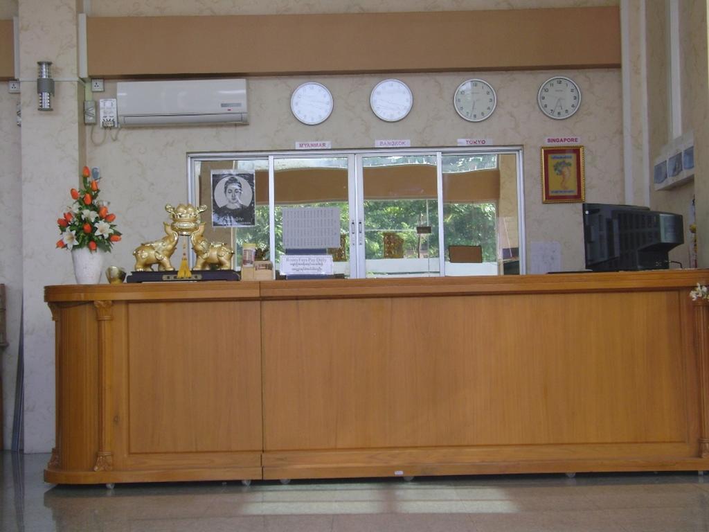 Royal Boss Hotel Yangon Exterior photo