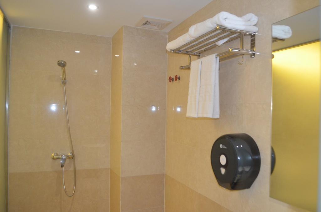 Royal Boss Hotel Yangon Exterior photo