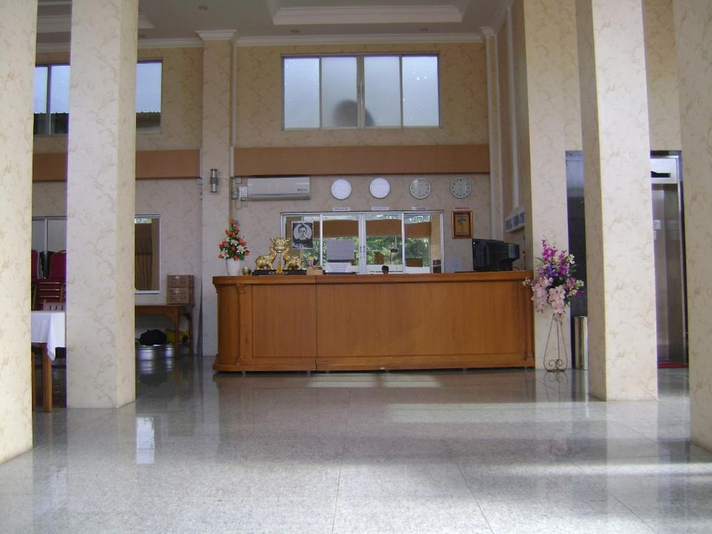 Royal Boss Hotel Yangon Exterior photo