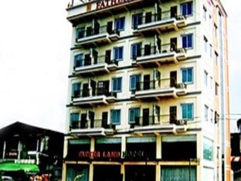 Royal Boss Hotel Yangon Exterior photo